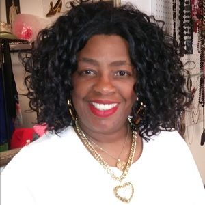 Meet your Posher, Deloris